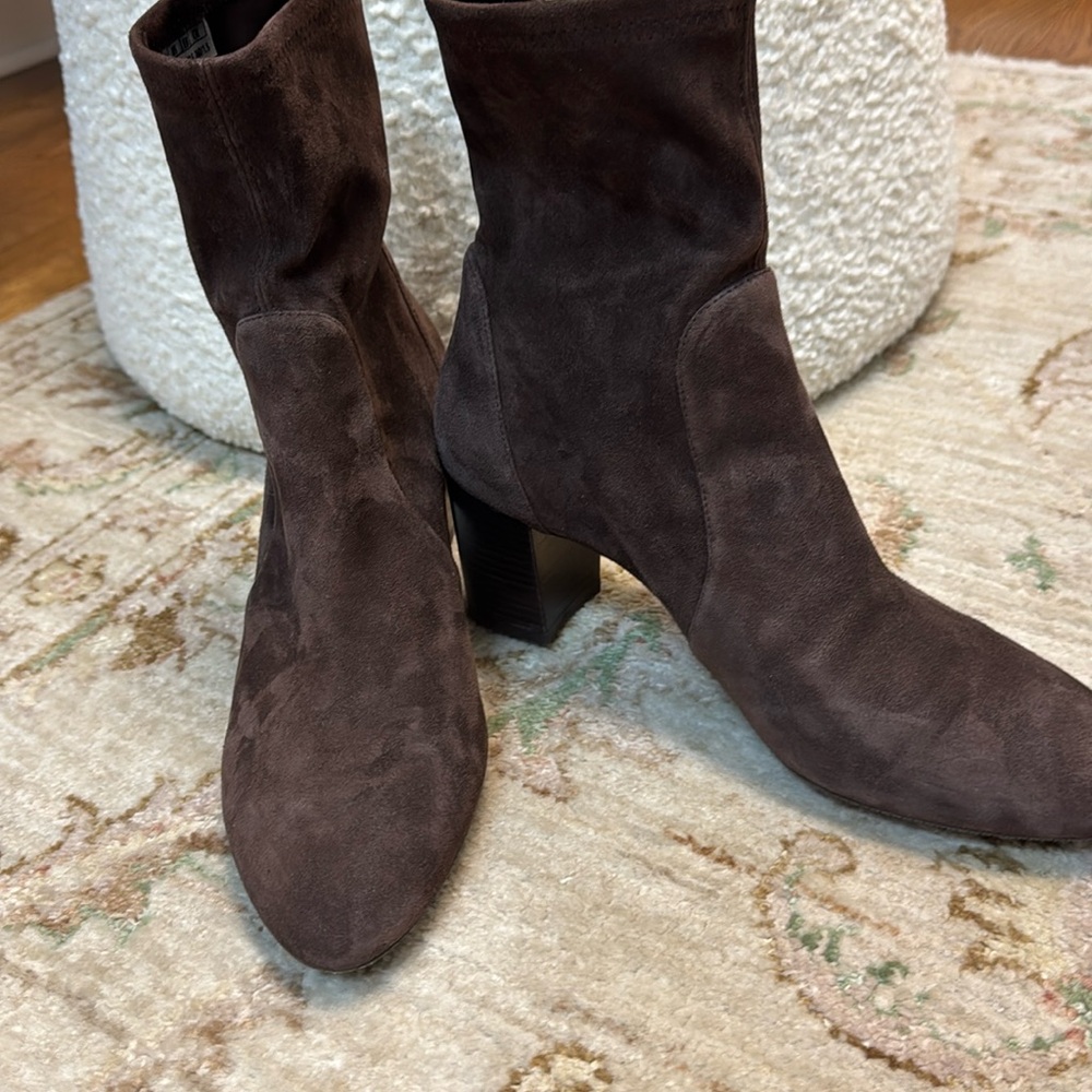 Stuart Weitzman Yuliana Brown Suede Boots 
Size 10B